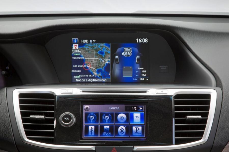  Honda Accord Plug-In Hybrid 2014 года  (фото 20 из 109)